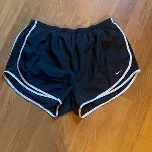Nike women’s Dri-fit tempo running shorts size XL